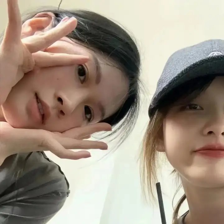 背鸭子的男孩